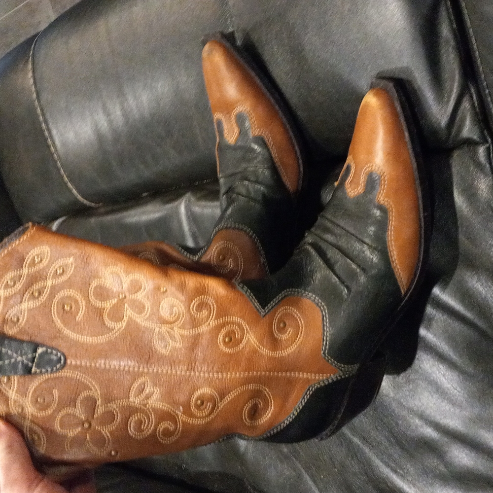 Size 8 women's boots